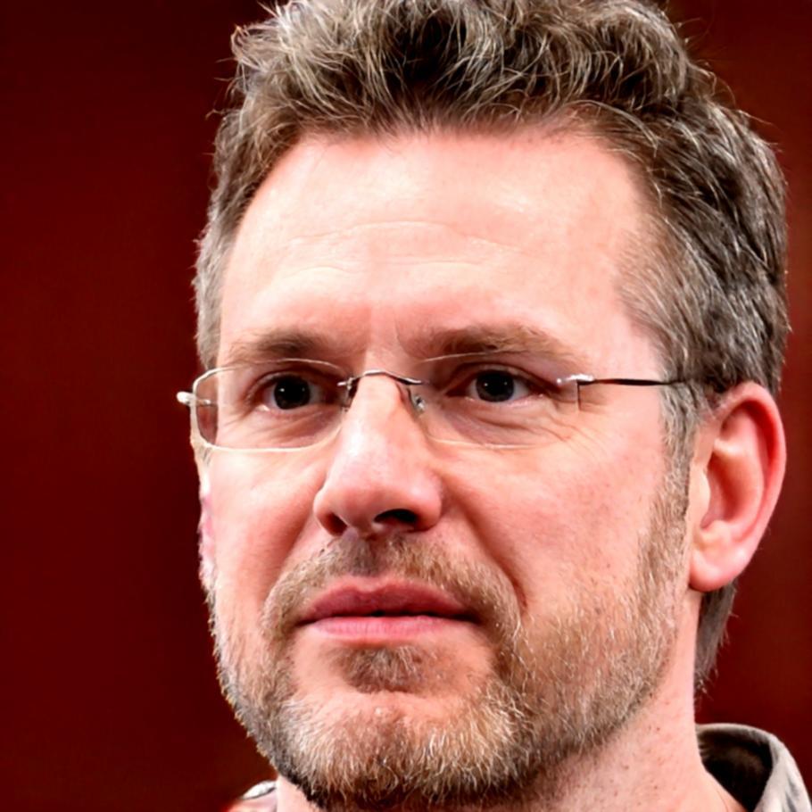 Portrait de Michel Dubois, formateur principal en finance